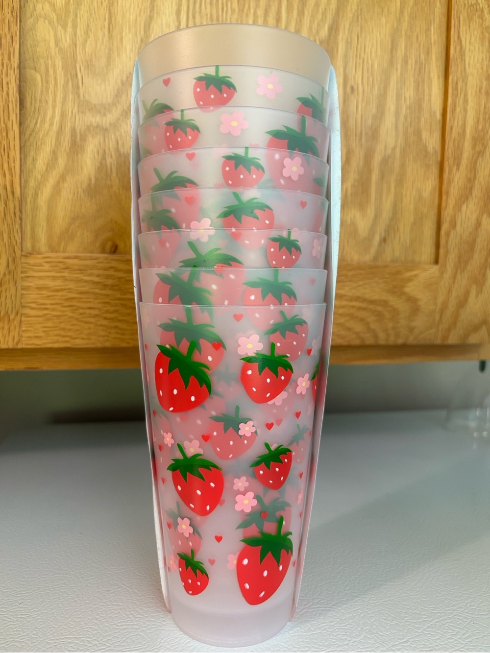 Strawberry Print Set of 8 Cup Set
